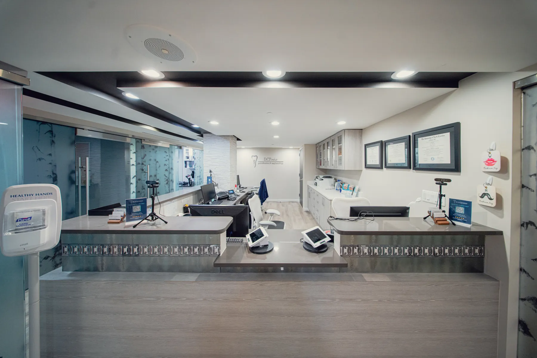 Front desk at the DC Perio & Implants Farragut Square office